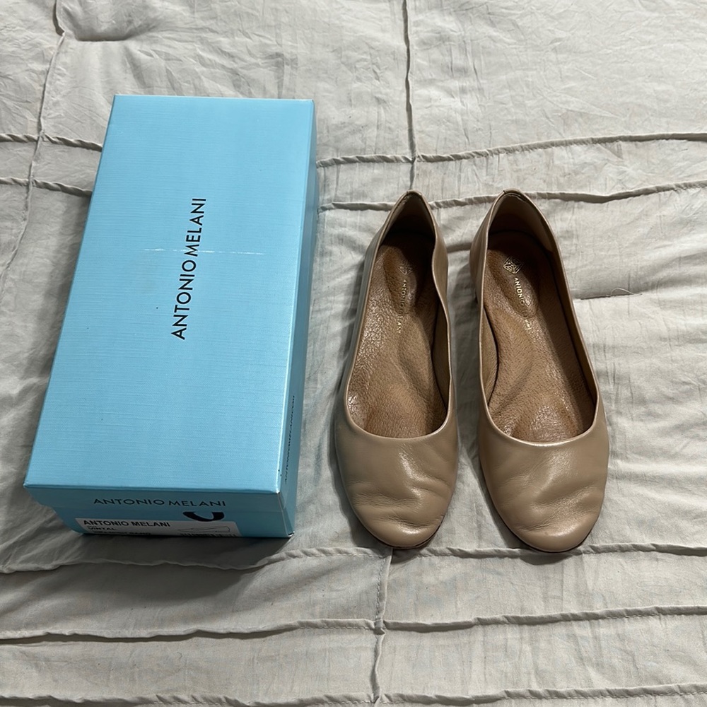 Antonio Melani beige slip on shoes. Size 8, almost brand new with box.